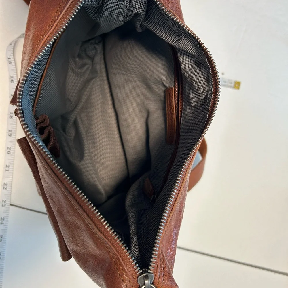 SPIKES & SPARROW Brandy Cognac Leather Crossbody Messenger Bag - Picture 6 of 8